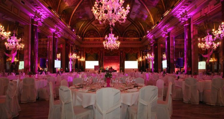 Isola Bella a sostegno di Komen Italia per il Pink Tie Ball 2019